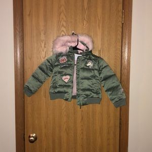 Fur hood very cute coat for little girl 4t